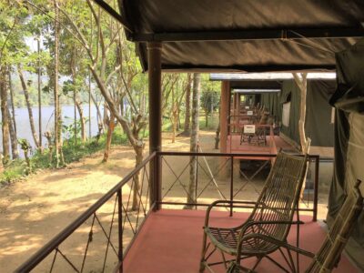 Hornbill Camp am Peryar Fluss